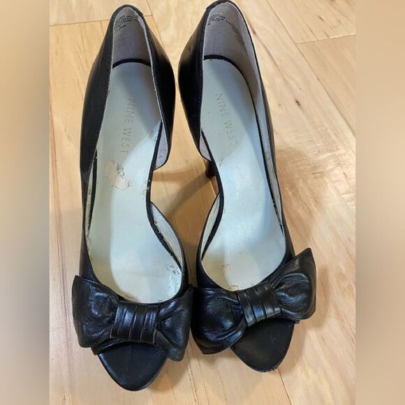 Nine West size 7 leather peep toe with bow black heel - Picture 1 of 13